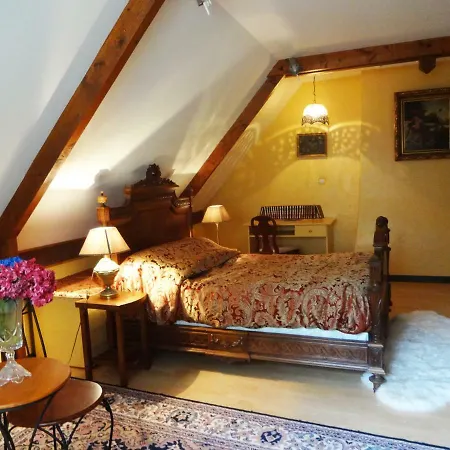 Prieure St Pierre De La Luthumiere