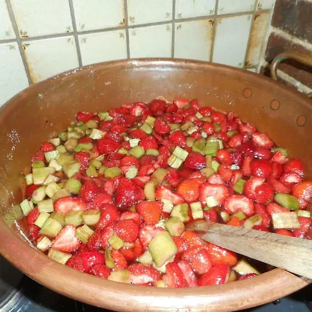 Prieure St Pierre De La Luthumiere 住宿加早餐酒店