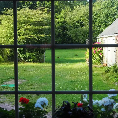 Prieure St Pierre De La Luthumiere