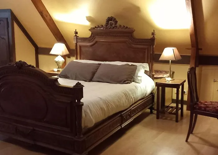 Prieure St Pierre De La Luthumiere Couette-café