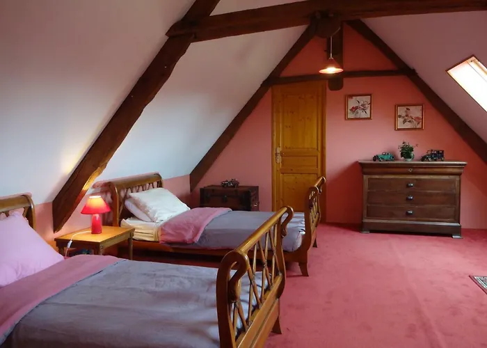 Prieure St Pierre De La Luthumiere Couette-café