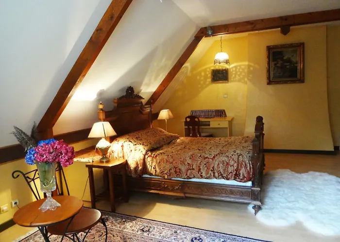 Prieure St Pierre De La Luthumiere