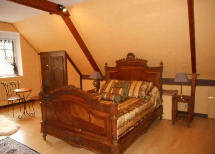 Prieure St Pierre De La Luthumiere