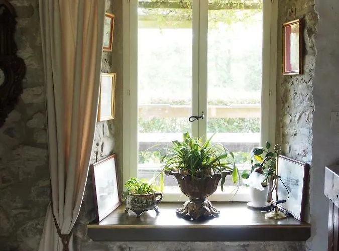 Prieure St Pierre De La Luthumiere Couette-café *